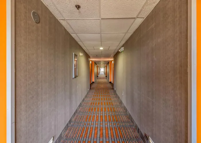 Howard Johnson By Wyndham Lexington