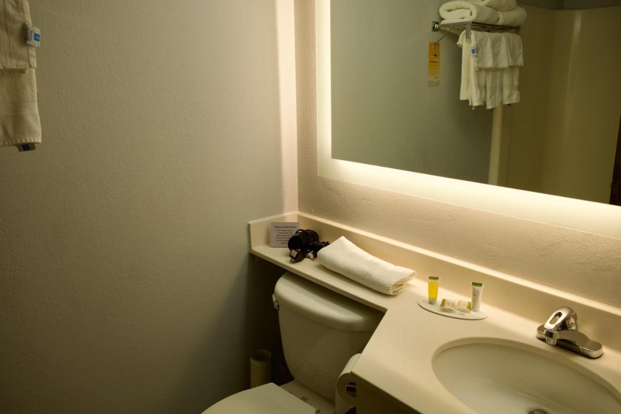Hotel Howard Johnson By Wyndham 3*