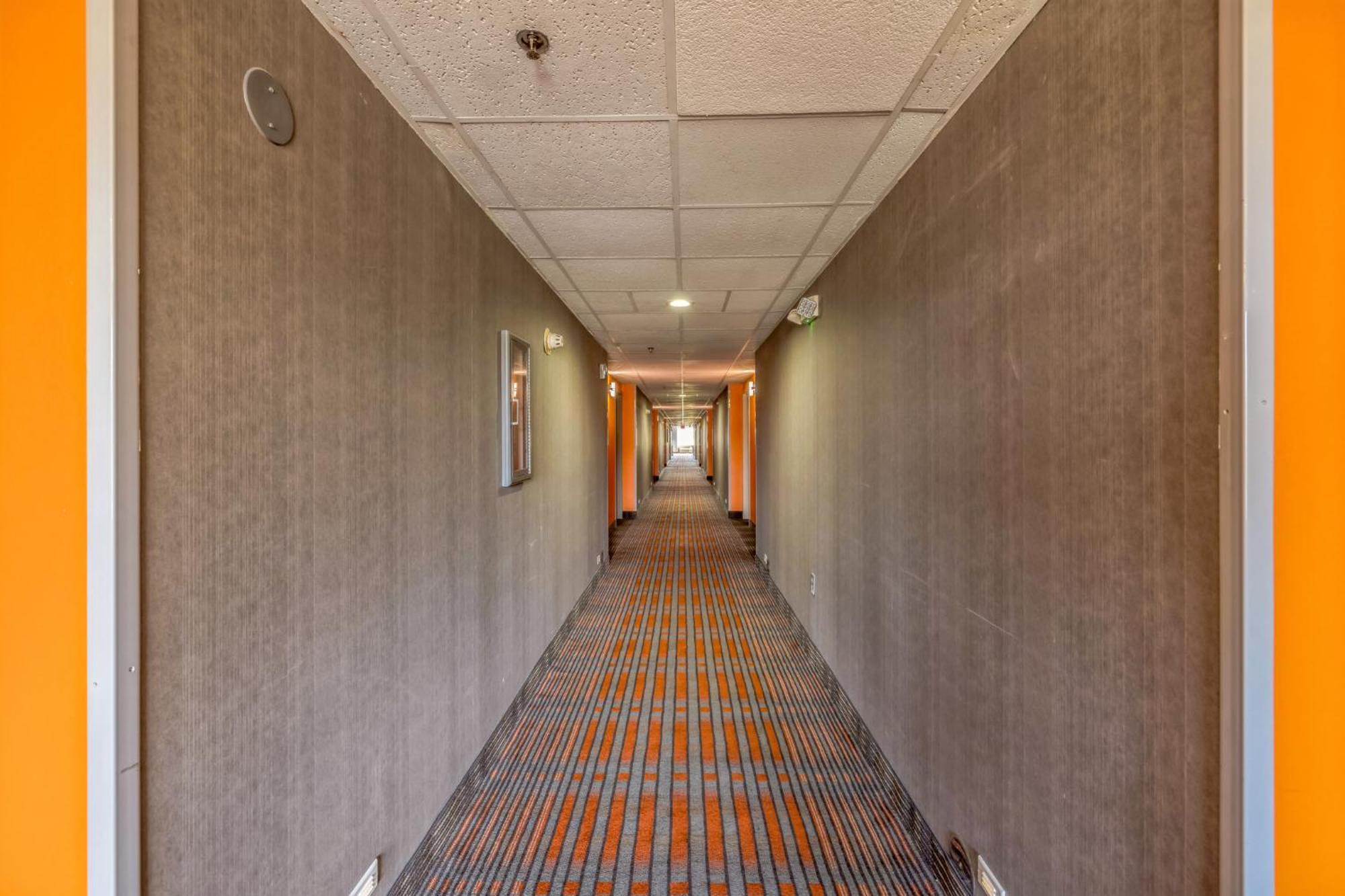Howard Johnson By Wyndham 3*
