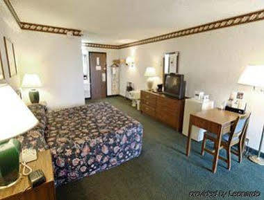 Howard Johnson By Wyndham